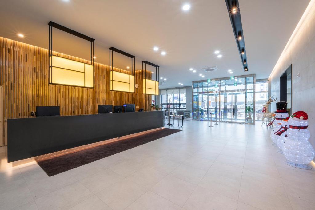 Surestay Plus Hotel By Best Western Asan Exterior photo