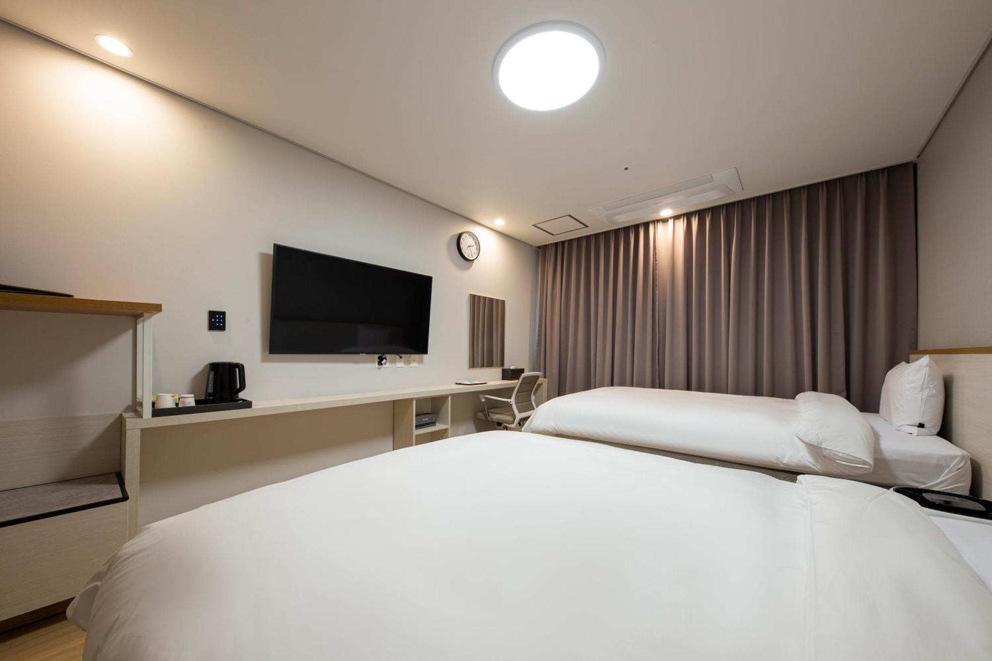 Surestay Plus Hotel By Best Western Asan Room photo